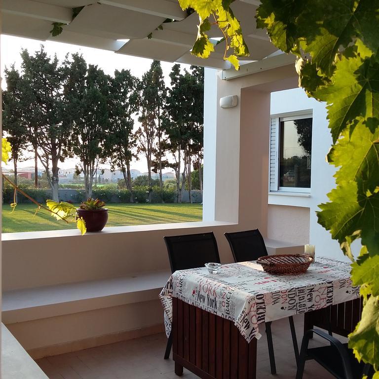 מסטיכרי Villa Leonidas מראה חיצוני תמונה