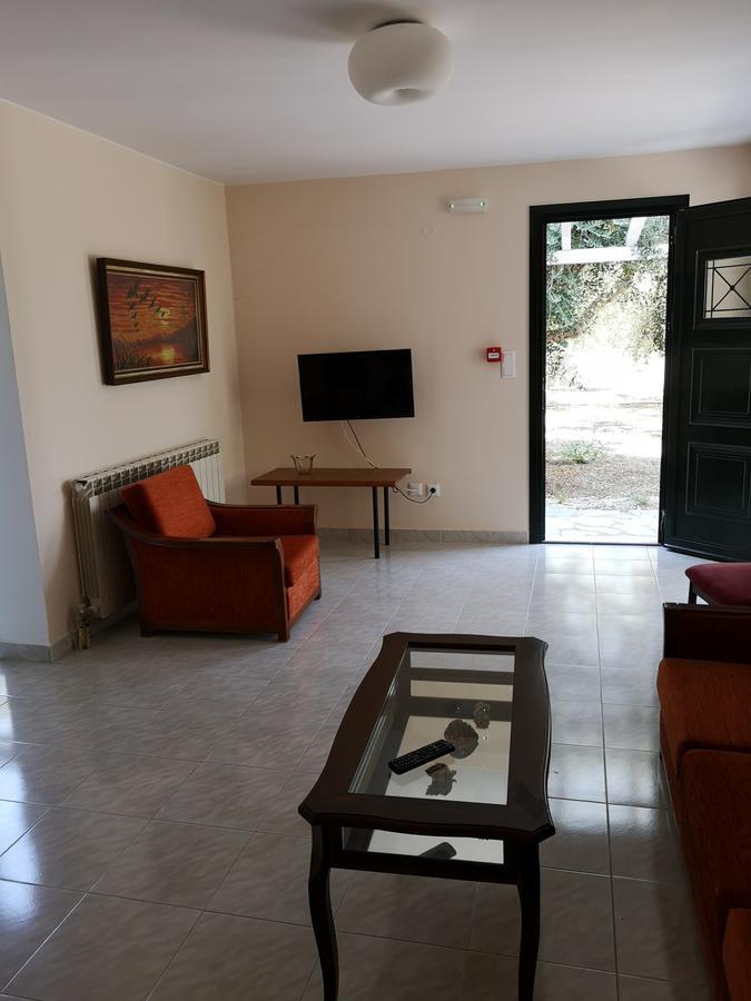 מסטיכרי Villa Leonidas מראה חיצוני תמונה