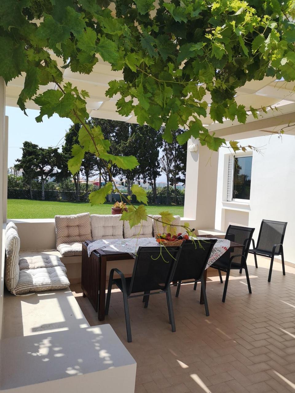 מסטיכרי Villa Leonidas מראה חיצוני תמונה